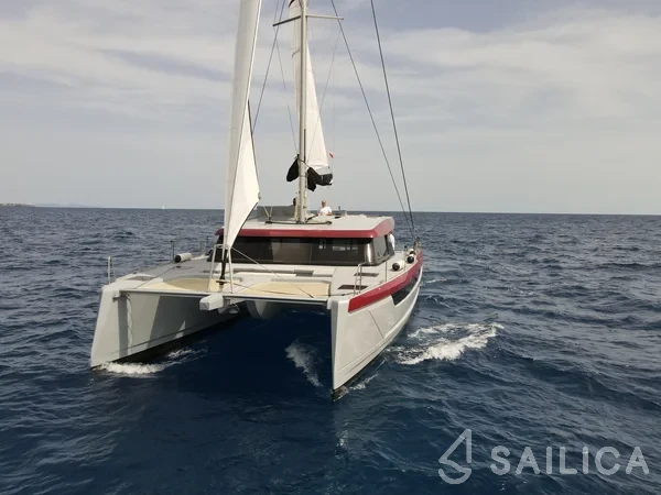 Luna 49 - Yacht Charter Sailica