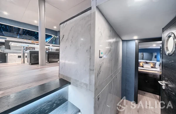 Luna 49 - Yacht Charter Sailica