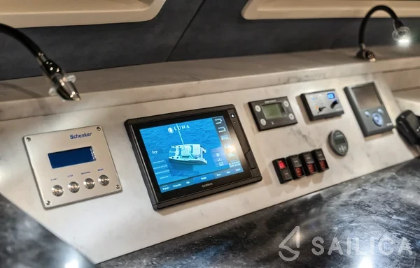 Luna 49 - Yacht Charter Sailica