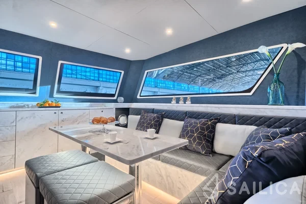 Luna 49 - Yacht Charter Sailica