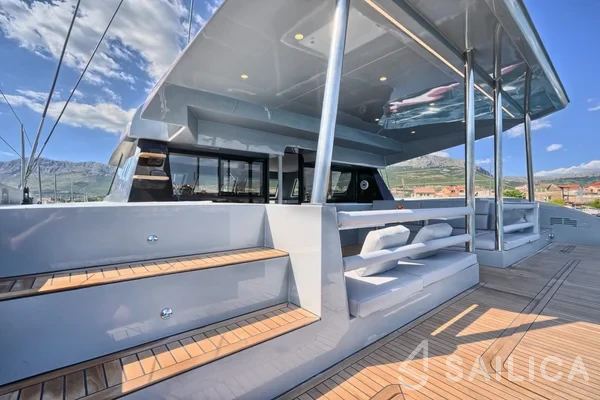 Luna 49 - Yacht Charter Sailica