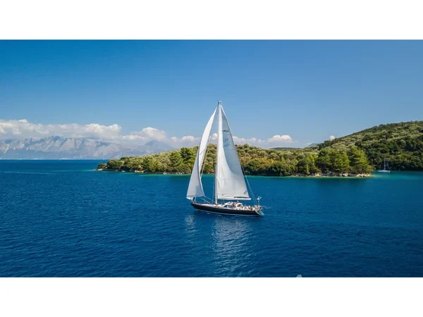 Sail boat - Yacht Charter Sailica