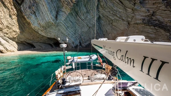 Sail boat - Yacht Charter Sailica
