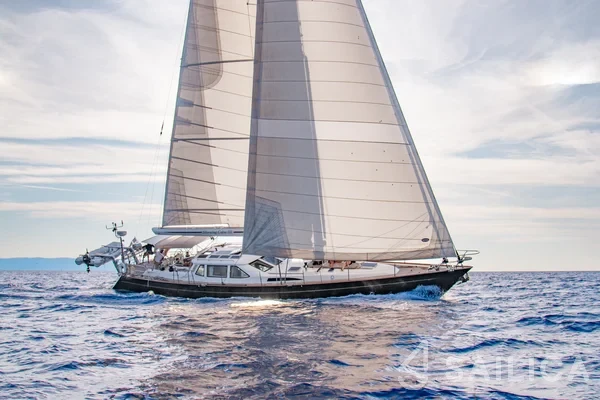Sail boat - Yacht Charter Sailica