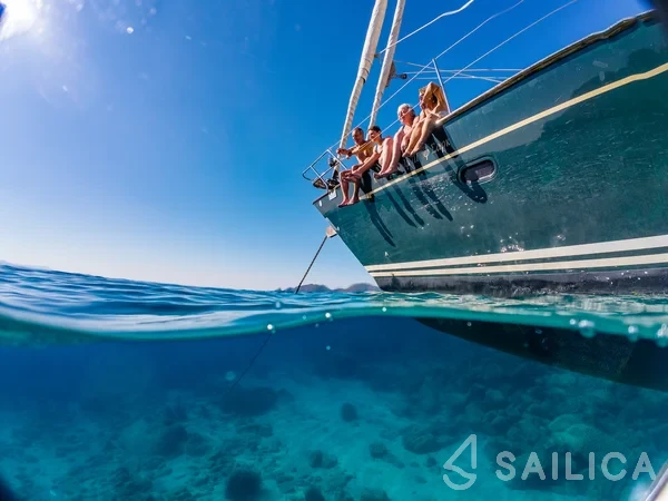 Sail boat - Yacht Charter Sailica