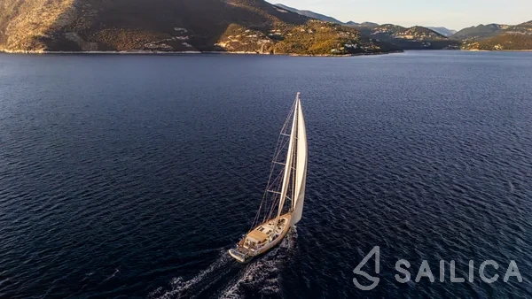 Sail boat - Yacht Charter Sailica
