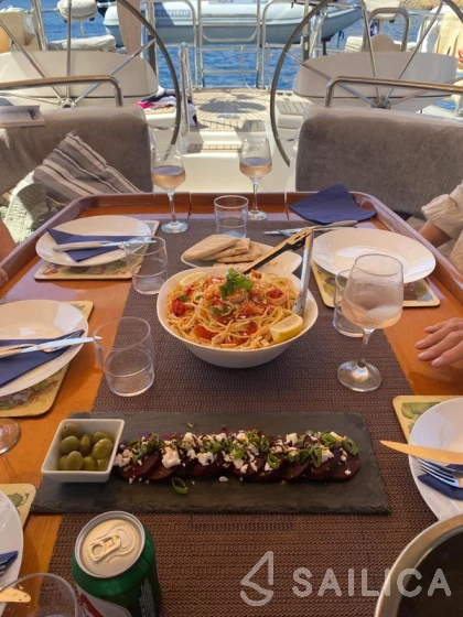 Sail boat - Yacht Charter Sailica