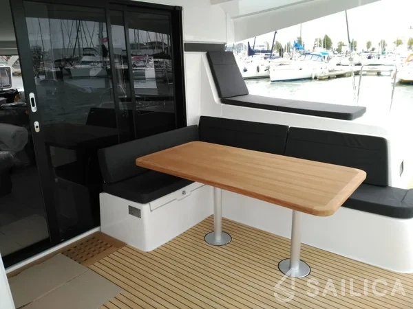 Lagoon 42 - Yacht Charter Sailica