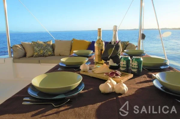 Bali 4.5 - Yacht Charter Sailica