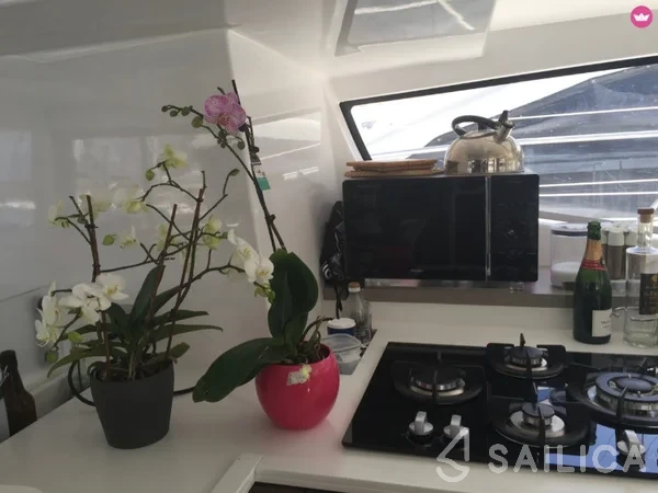 Bali 4.6 - Yacht Charter Sailica