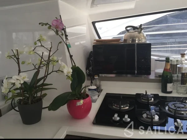 Bali 4.6 - Yacht Charter Sailica