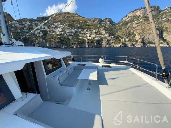 Bali 4.6 - Yacht Charter Sailica