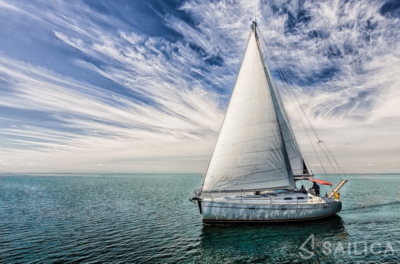 Oceanis 393 Clipper - Yacht Charter Sailica