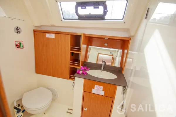 Bavaria 41 Cruiser - Yacht Charter Sailica