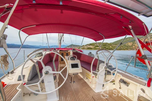 Bavaria 41 Cruiser - Yacht Charter Sailica