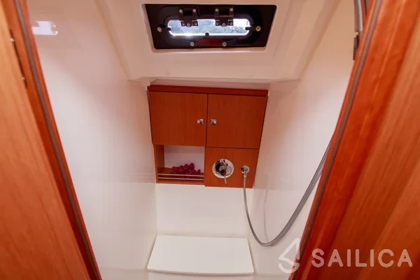 Bavaria 41 Cruiser - Yacht Charter Sailica