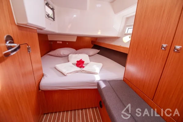Bavaria 41 Cruiser - Yacht Charter Sailica