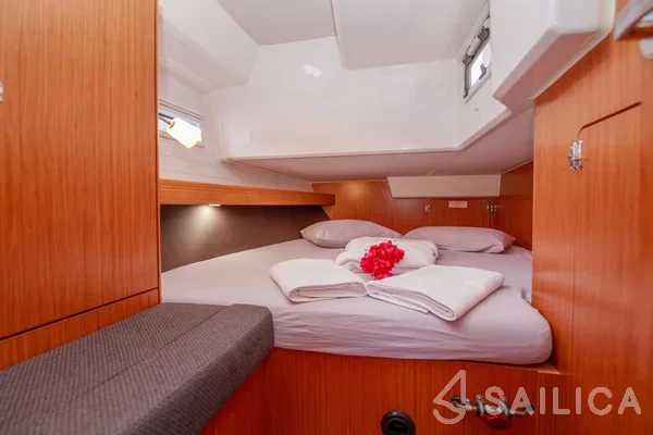 Bavaria 41 Cruiser - Yacht Charter Sailica