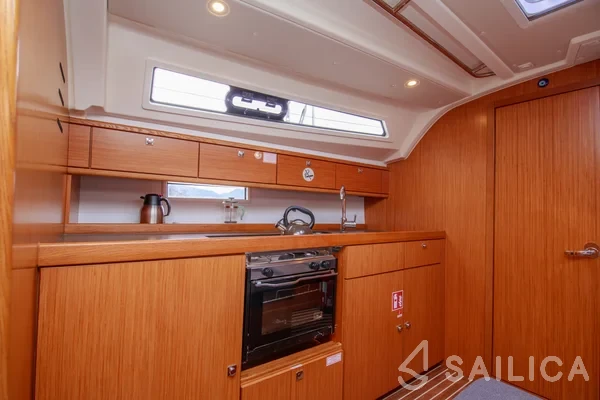 Bavaria 41 Cruiser - Yacht Charter Sailica
