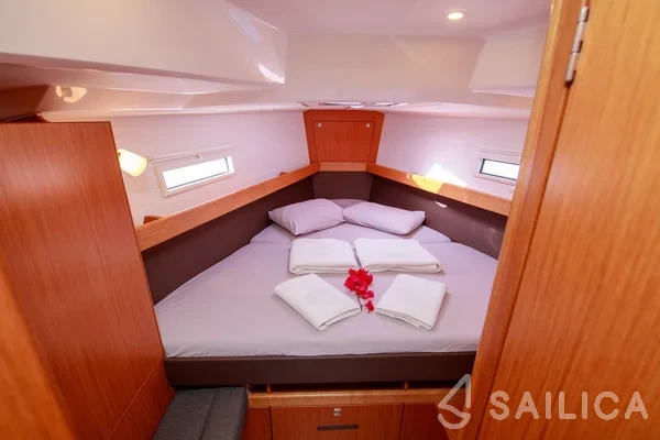 Bavaria 41 Cruiser - Yacht Charter Sailica