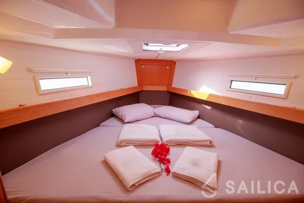 Bavaria 41 Cruiser - Yacht Charter Sailica