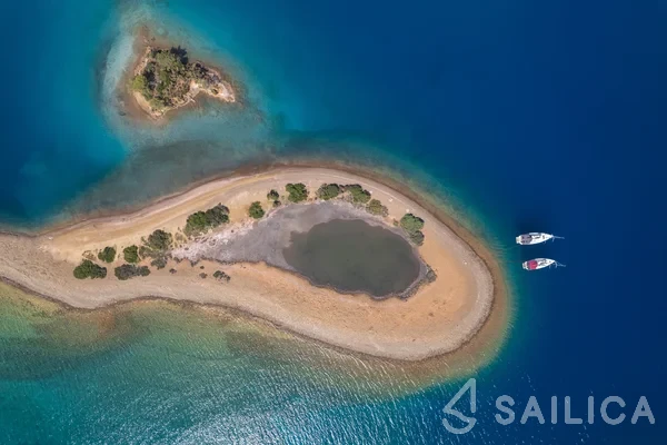 Bavaria 41 Cruiser - Yacht Charter Sailica