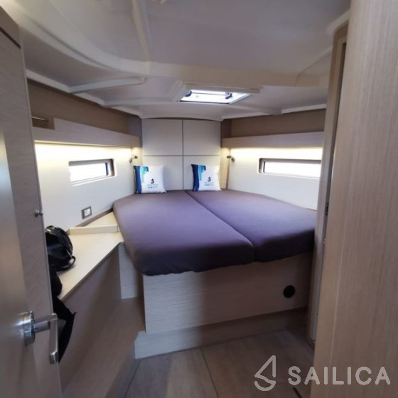 Oceanis 40.1 - Yacht Charter Sailica