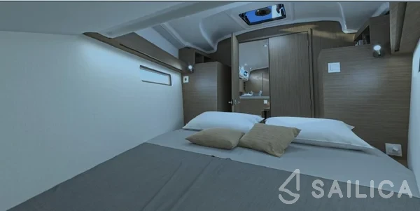 Oceanis 34.1 - Yacht Charter Sailica
