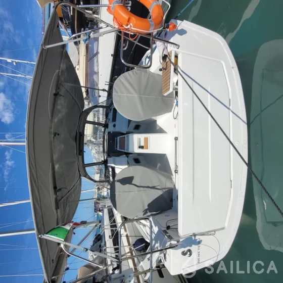 Oceanis 34.1 - Yacht Charter Sailica