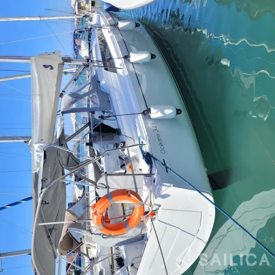 Oceanis 34.1 - Yacht Charter Sailica
