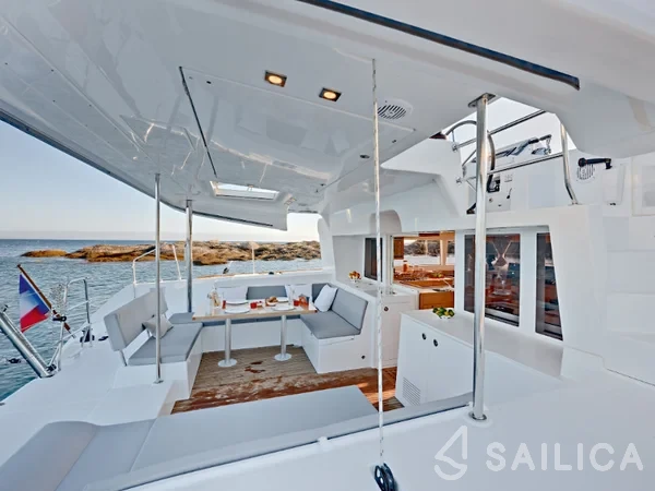 Lagoon 450  Flybridge - Yacht Charter Sailica
