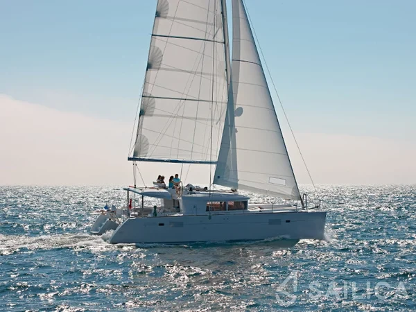 Lagoon 450  Flybridge - Yacht Charter Sailica