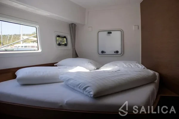 Lagoon 42 - Yacht Charter Sailica