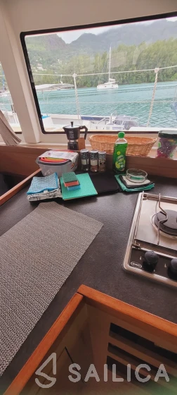 Lagoon 42 - Yacht Charter Sailica