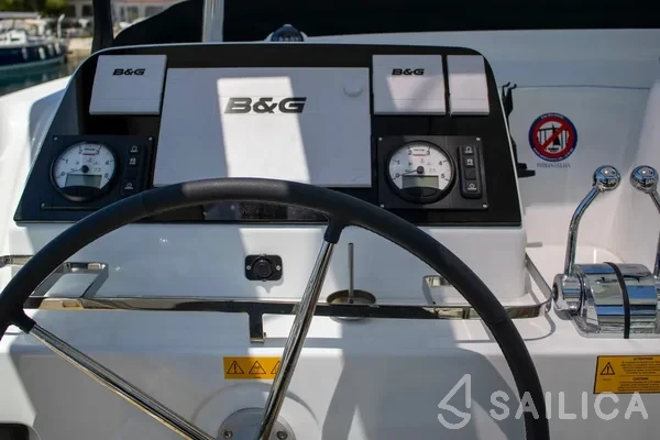 Lagoon 42 - Yacht Charter Sailica