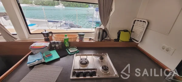 Lagoon 42 - Yacht Charter Sailica