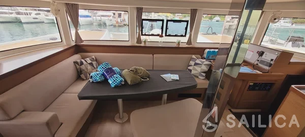 Lagoon 42 - Yacht Charter Sailica