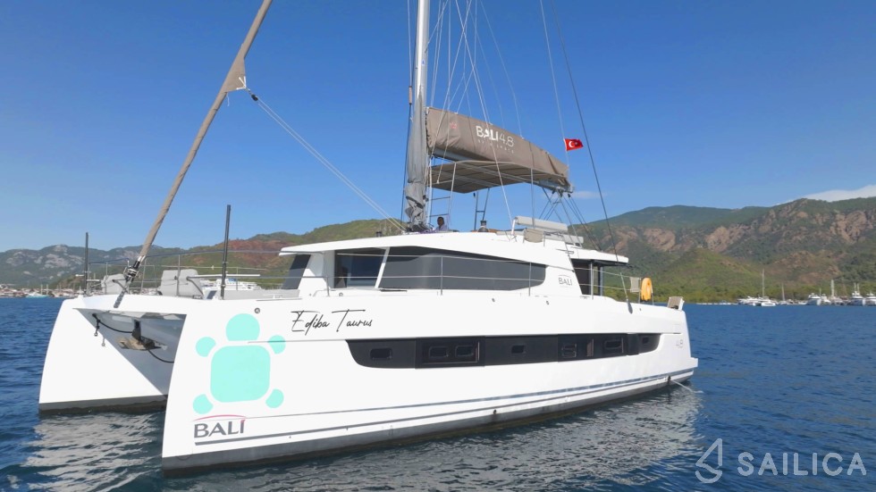Bali 4.8  - Yacht Charter Sailica