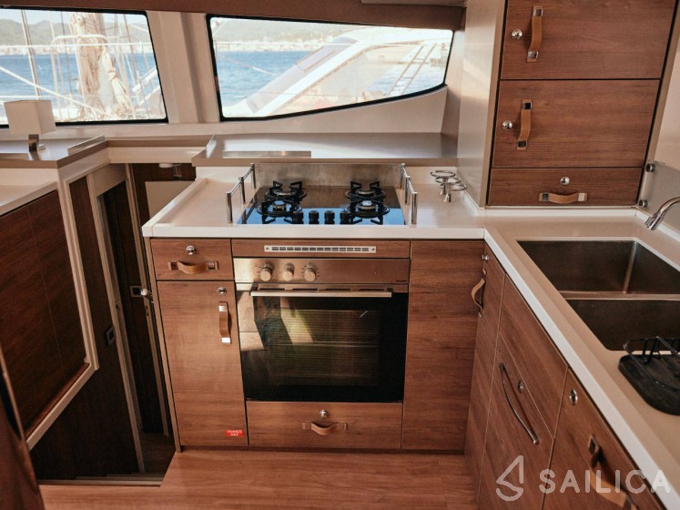 Bali 4.8  - Yacht Charter Sailica