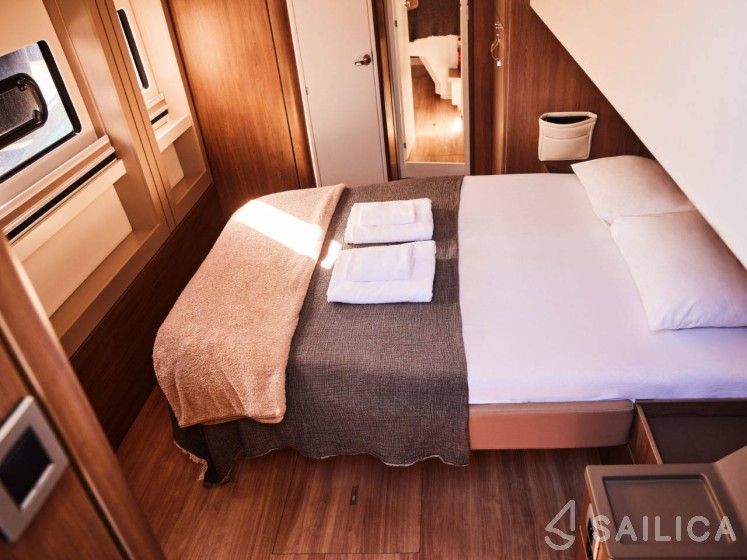 Bali 4.8  - Yacht Charter Sailica