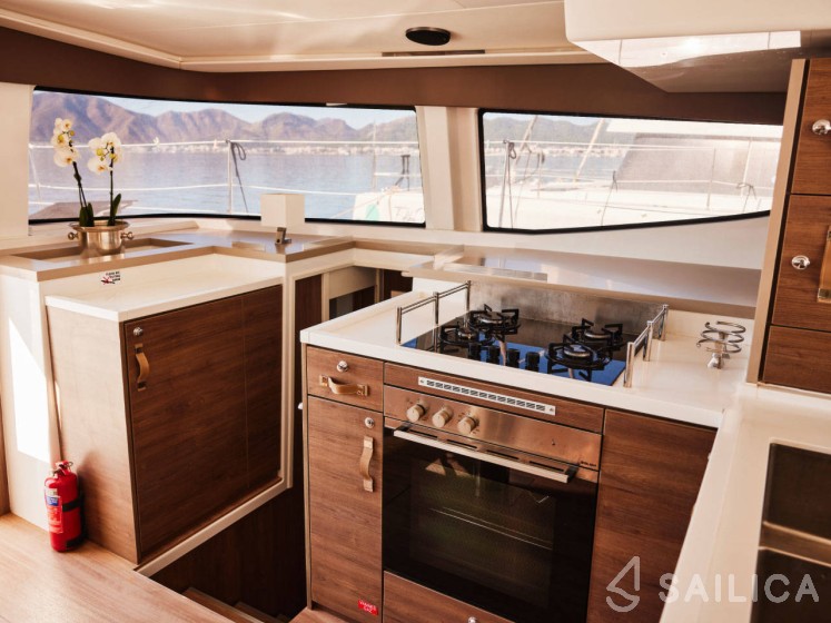 Bali 4.8  - Yacht Charter Sailica