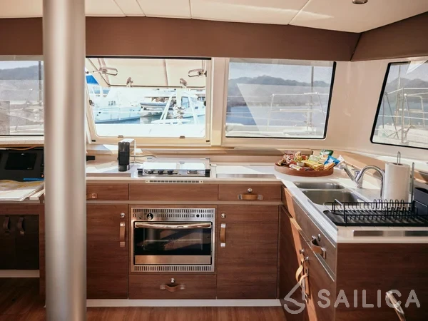 Bali Catspace - Yacht Charter Sailica