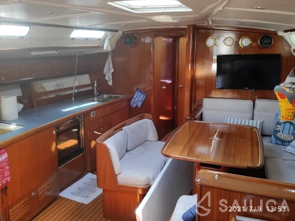 Bavaria 44 - Yacht Charter Sailica