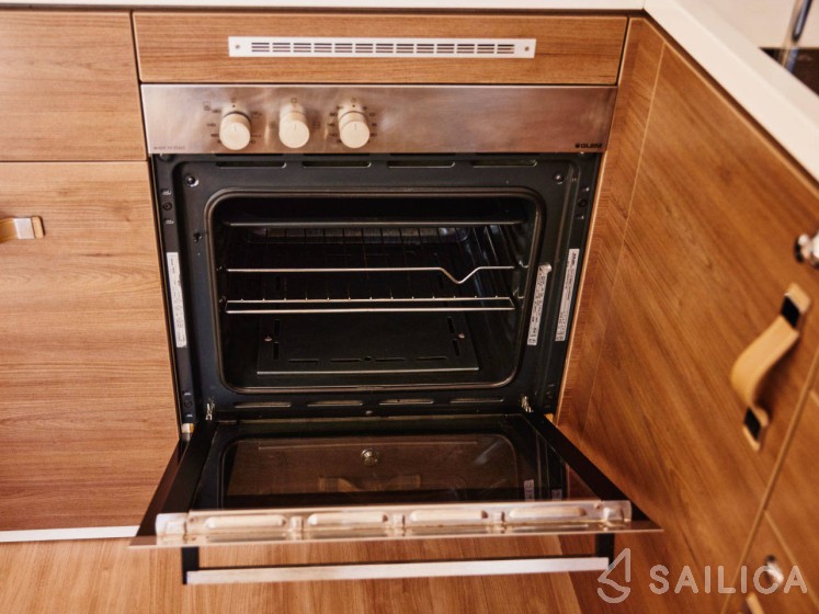 Bali 4.6 - Yacht Charter Sailica