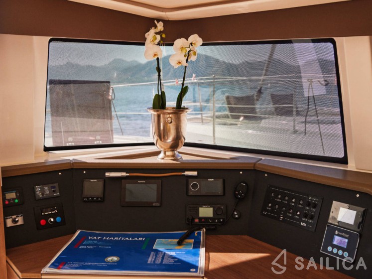 Bali 4.6 - Yacht Charter Sailica