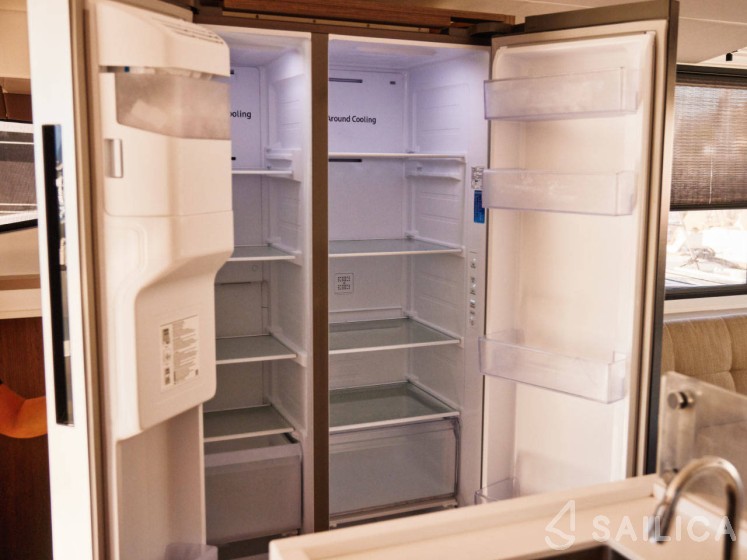 Bali 4.6 - Yacht Charter Sailica