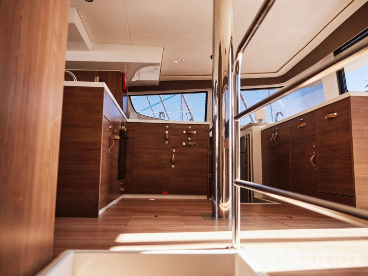 Bali 4.6 - Yacht Charter Sailica