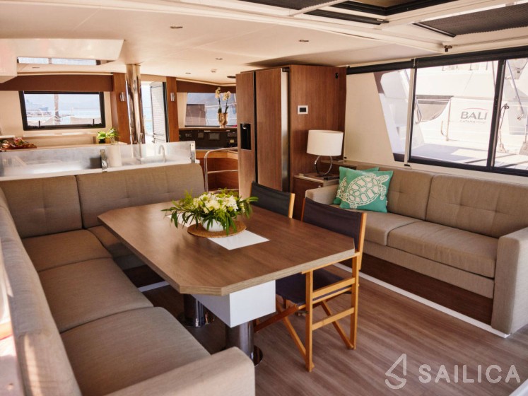 Bali 4.6 - Yacht Charter Sailica
