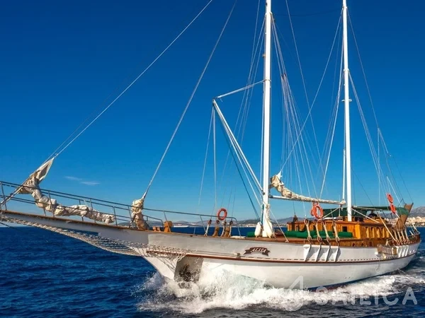 Gulet - Yacht Charter Sailica