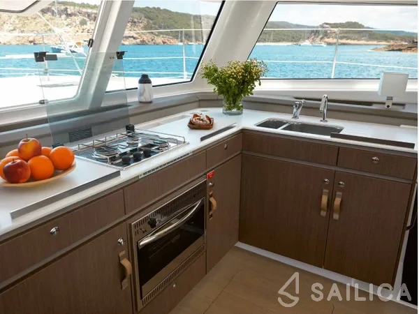 Bali Catspace - Yacht Charter Sailica